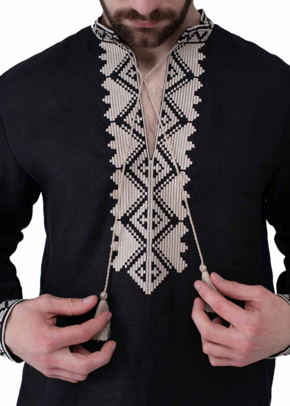 Мужская черная вышиванка Родослав