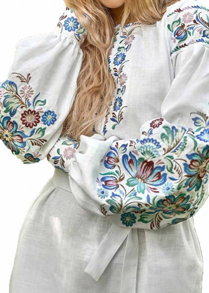 Вышитое платье белое короткое