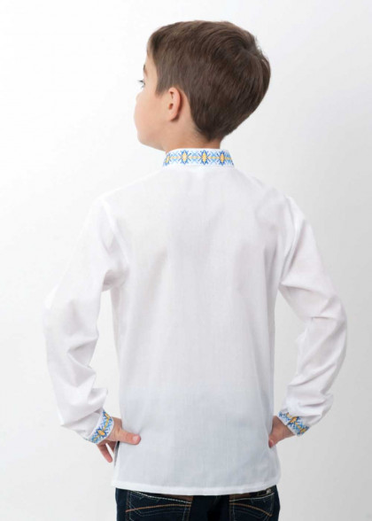 Дитяча вишиванка українська