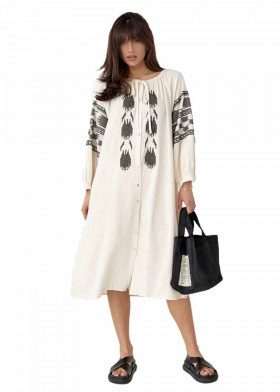 Вышитое платье женское