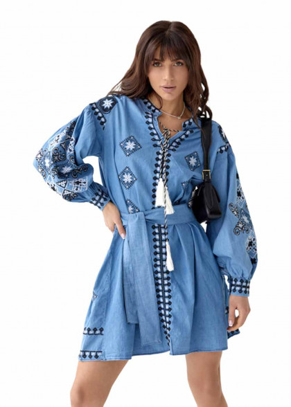 Вышитое платье джинс