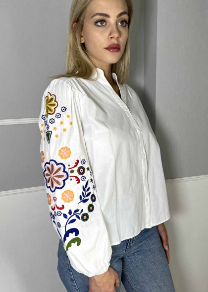 Женская вышитая рубашка Мира
