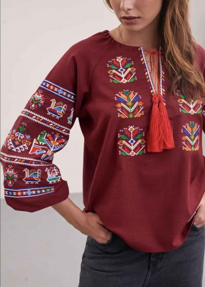 Женская вышиванка Мальва бордо