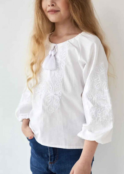 Вишиванка для дівчинки біла