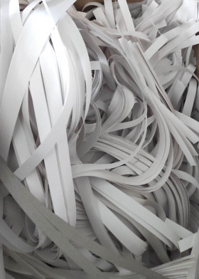 Белая лента бумажное шоу