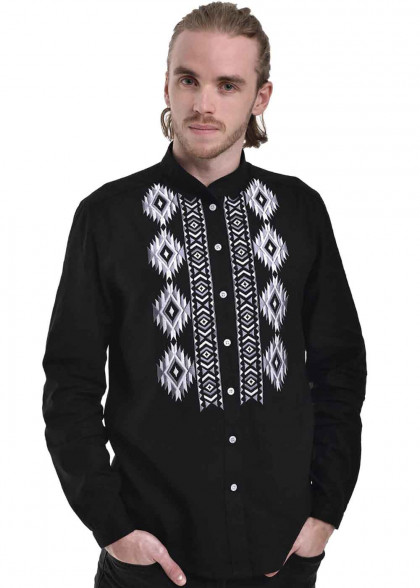 Вышитая рубашка Звага черная