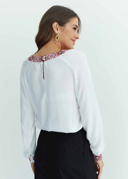 Embroidered shirt women's Amulet necklace