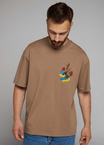 Мужская футболка вышиванка Флаг бежевая