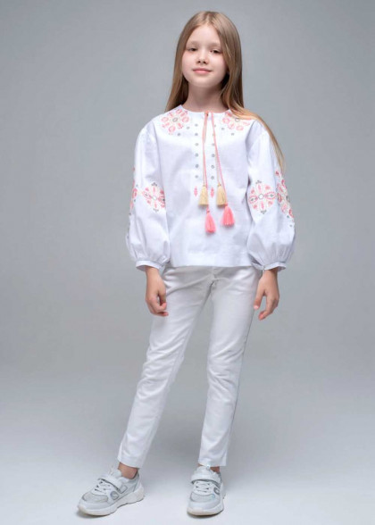 Вишита блуза для дівчинки