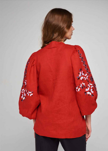 Льняная вышиванка женская красная