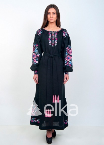 Платье вышиванка черное