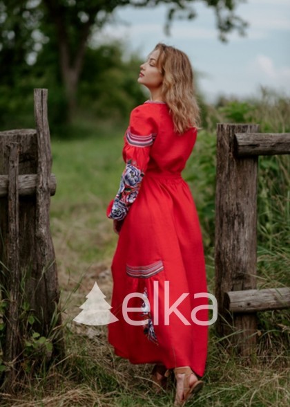 Вышитое платье в пол