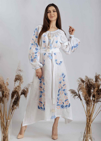 Женское платье вышитое Цветочное