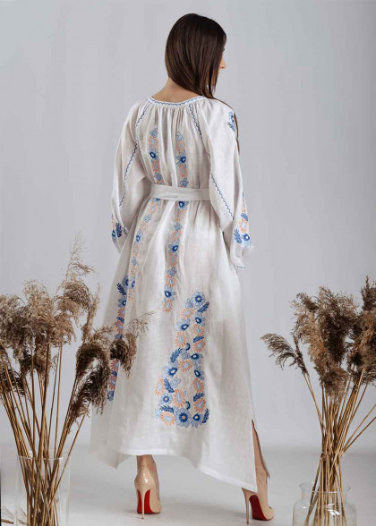 Женское платье вышитое Цветочное