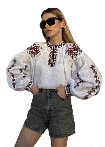 Женская вышиванка украинская