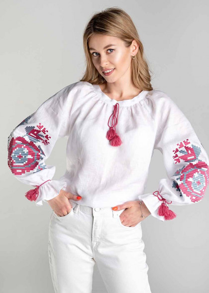 Женская вышиванка Азалия