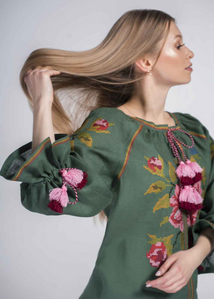 Вышиванка Королевские розы