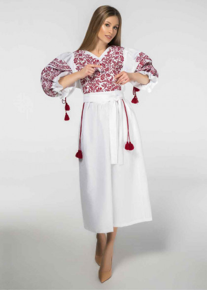 Вышитое платье Дивограй