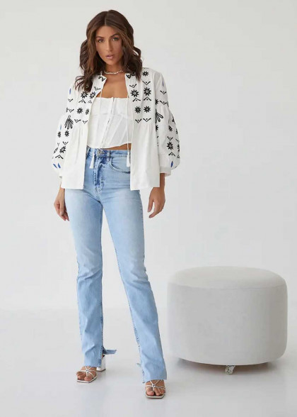Embroidered shirt cape white