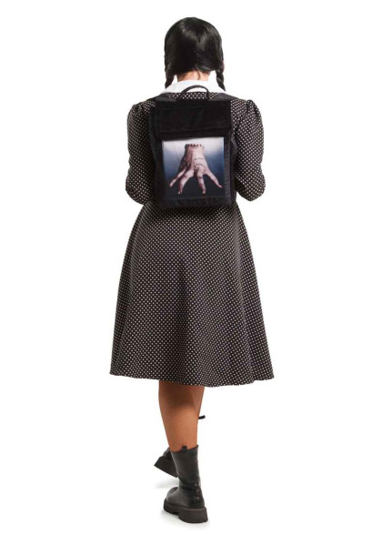 Уенздей Аддамс костюм