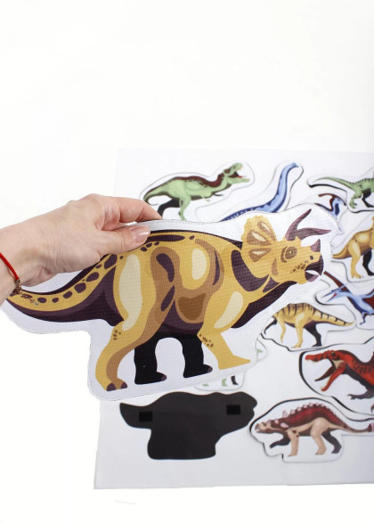 Знайди тінь динозавра