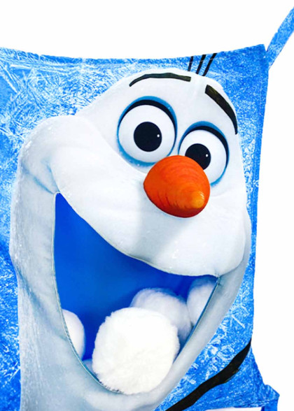 Олаф та сніжки