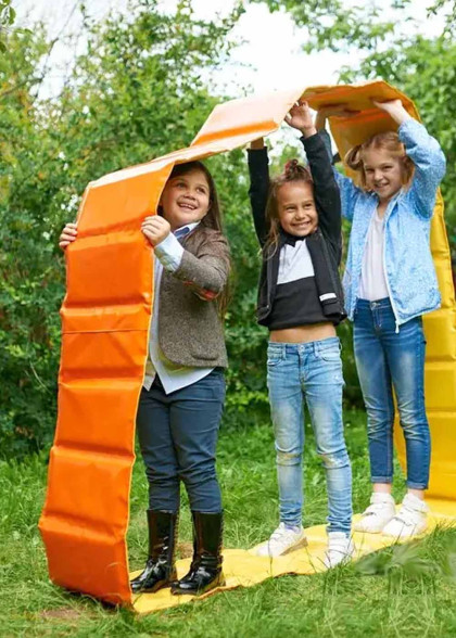 Гусениця з сумкою