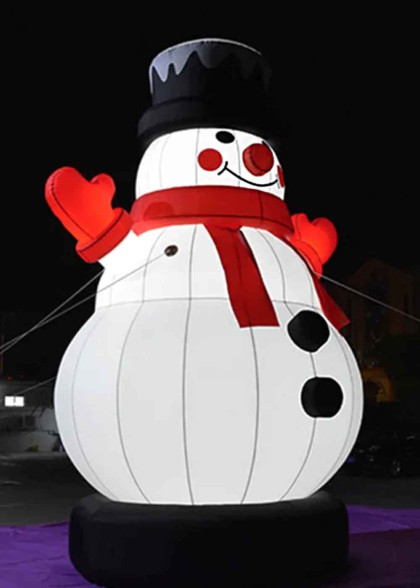 Великий надувний Сніговик
