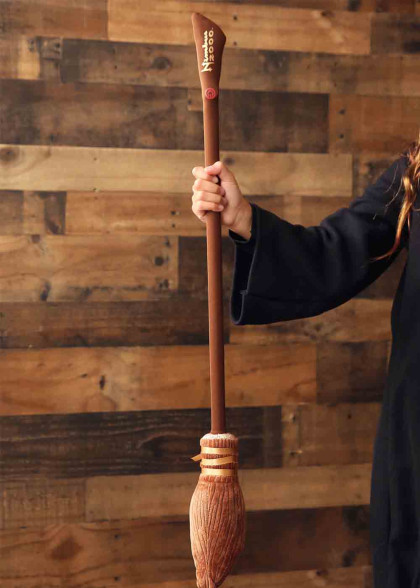 Гаррі Поттер мітла