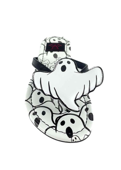 Шльопанці з привидом