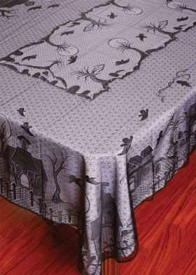 Декоративная скатерть с привидениями